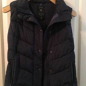 GAP Navy Blue and white polka dot puffer vest